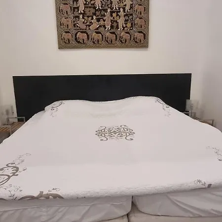 Florian One Bedroom